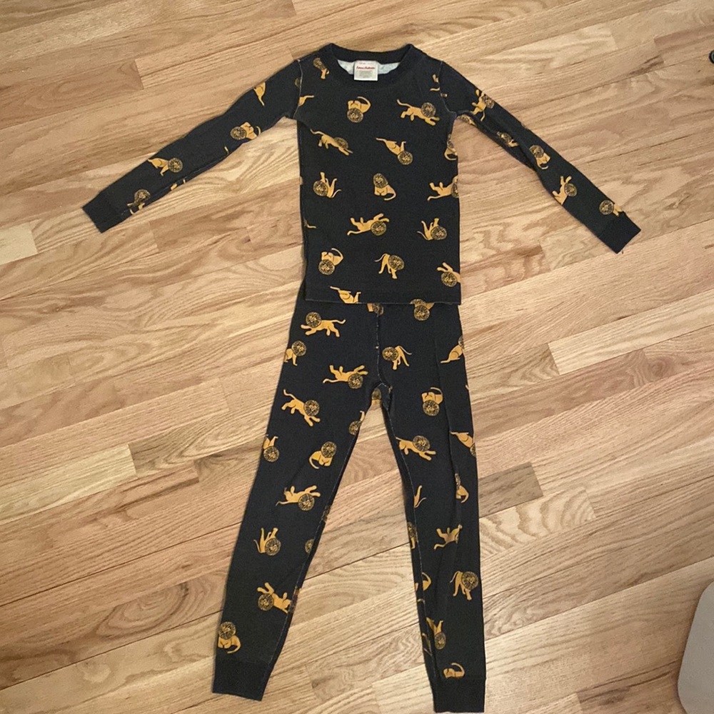 Hanna Andersson 120 cm US 6-7 navy and yellow lion pajamas